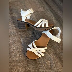 Girls White Strappy Heel Sandals size 13c